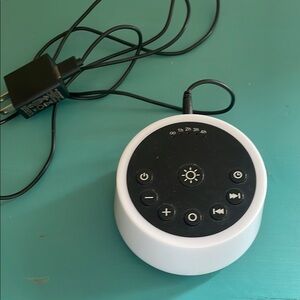 White and Black Sound Machine